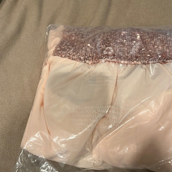 Sequin Dress Open Back Sizes M (8-10), L (12-14), Color Gold - Picture 7 of 7